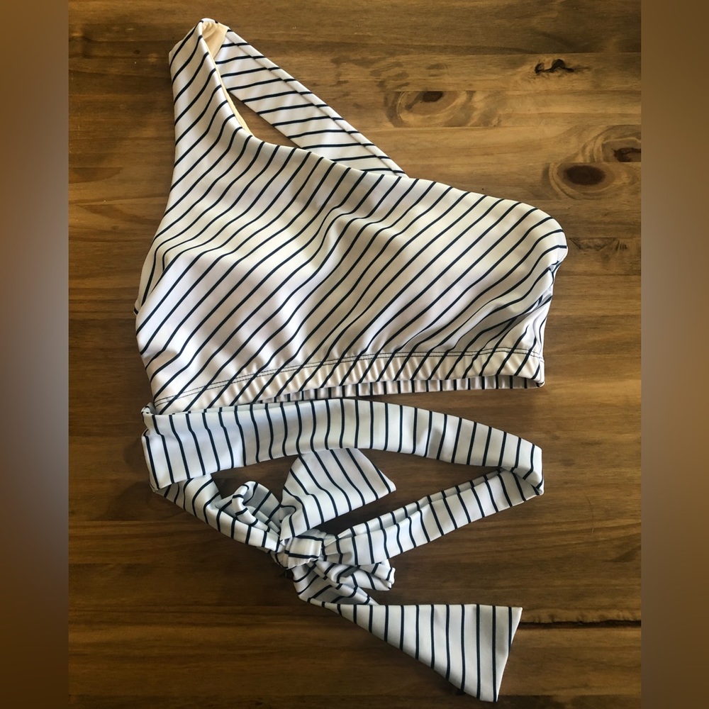 Nani swimsuit top